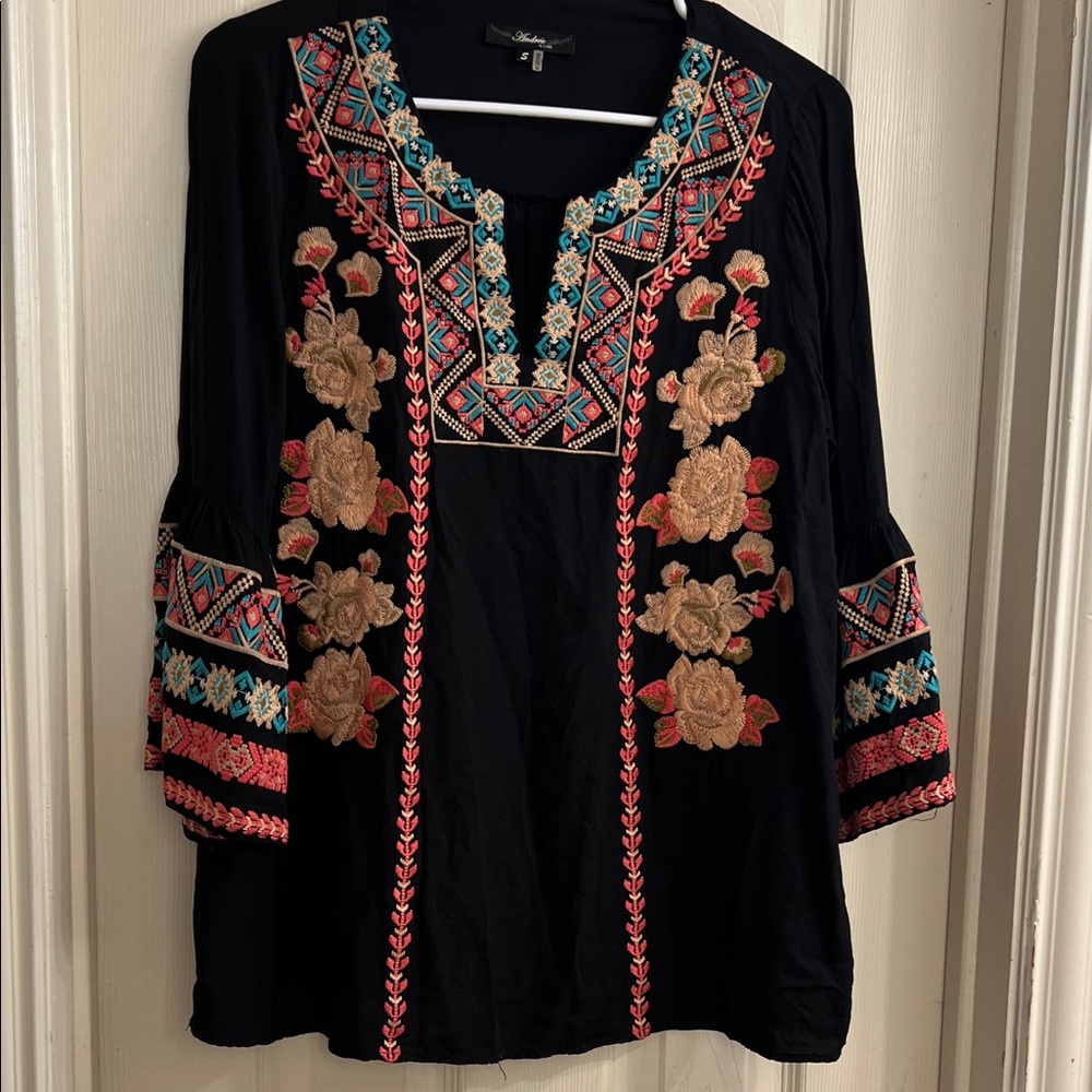 ANDREE BY UNIT Blouse Women Small Black Floral Embroidery